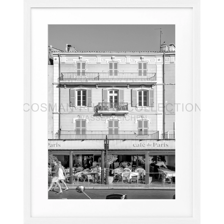 Klassisches französisches Gebäude mit Café de Paris in Saint Tropez