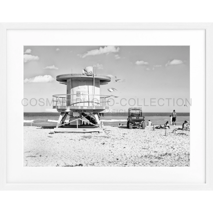 Runde Rettungsturm mit Aussichtsplattform am Strand in Florida Miami Beach FL16 Poster