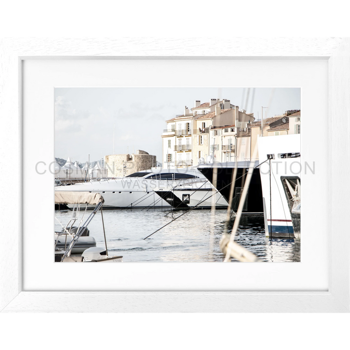 Gerahmtes Foto luxuriöser Yachten im Hafen von Saint Tropez, mediterrane Marina