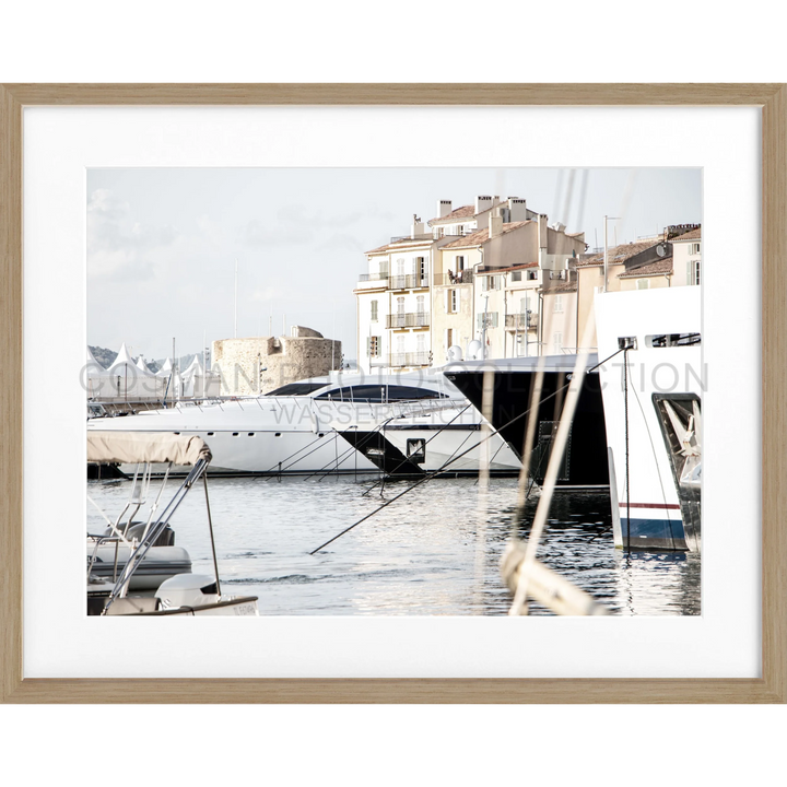 Gerahmtes Foto von Luxus-Yachten im Hafen von Saint Tropez