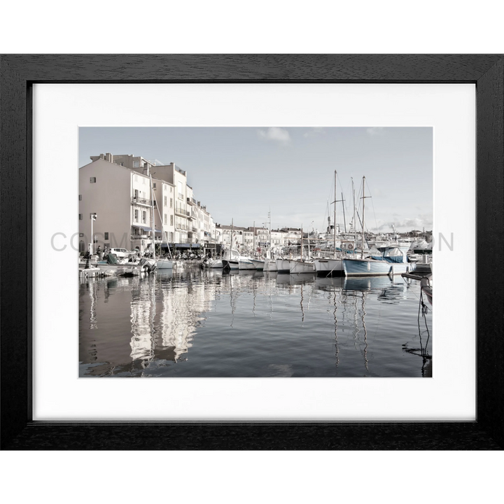 Gerahmtes Poster Hafen Saint Tropez ST05 mit mediterranem Hafen und Booten