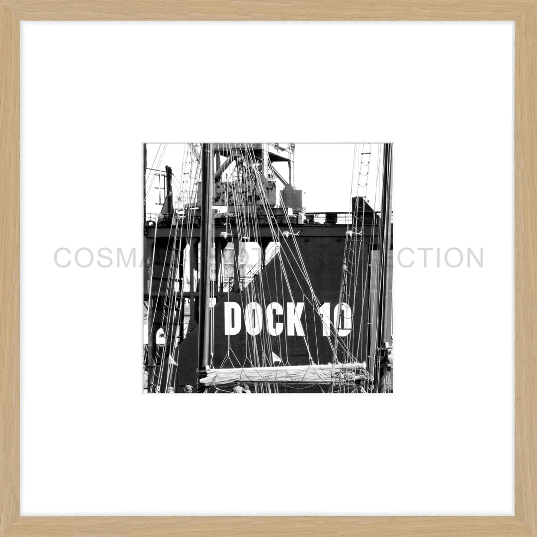 Cosman-Interior Poster Hamburg "Dock 10" HH11 - 43x43cm Objektrahmen Eiche natur