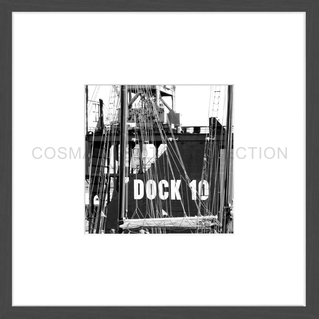 Cosman-Interior Poster Hamburg "Dock 10" HH11 - 43x43cm Objektrahmen schwarz matt