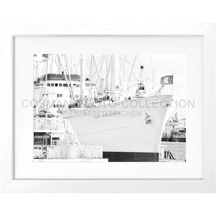 Cosman-Interior Rahmenfarbe: weiss matt / Grösse: S (31cm x 25cm) / Motiv: schwarz/weiss Poster Hamburg Hafen "Cap San Diego" HH10A