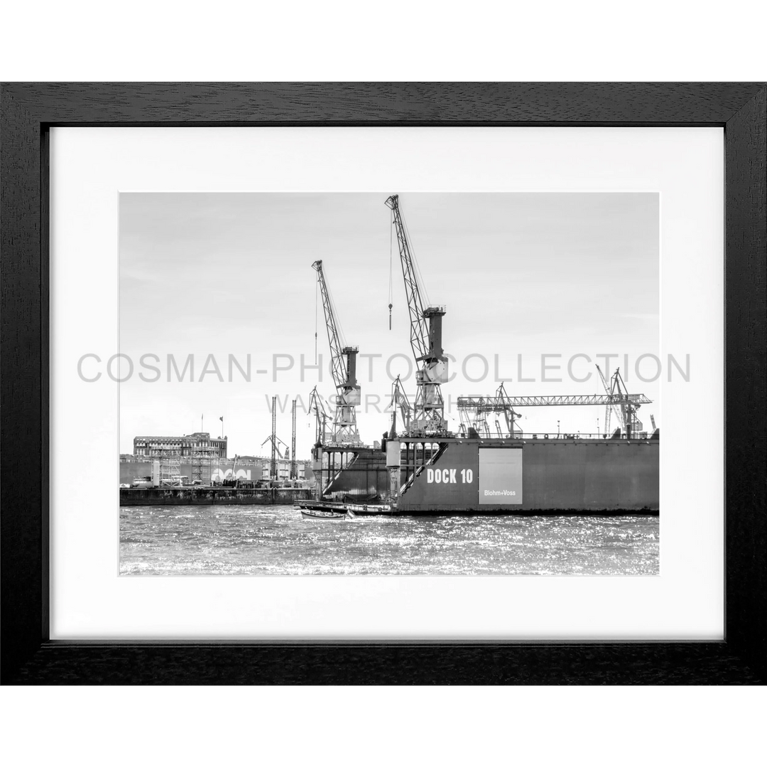 Cosman-Interior Rahmenfarbe: schwarz matt / Grösse: S (31cm x 25cm) / Motiv: schwarz/weiss Poster Hamburg Hafen "Dock 10" HH34