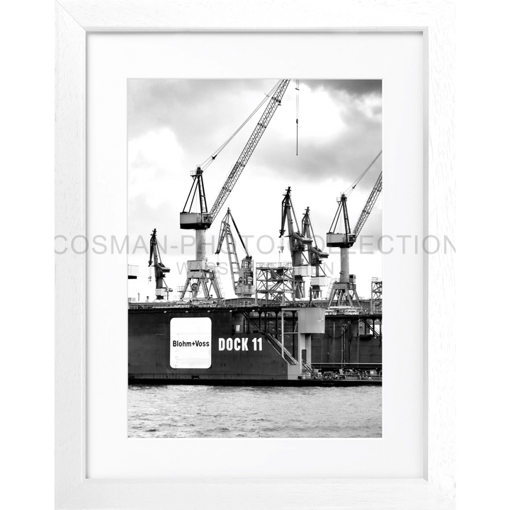 Cosman-Interior Rahmenfarbe: weiss matt / Grösse: S (25cm x 31cm) / Motiv: schwarz/weiss Poster Hamburg Hafen "Dock 11" HH04