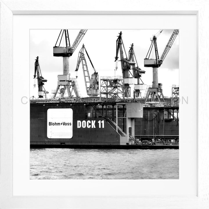 Cosman-Interior Rahmenfarbe: weiss matt / Grösse: Quadrat 55 (55x55cm) / Motiv: schwarz/weiss Poster Hamburg Hafen "Dock 11" HH09