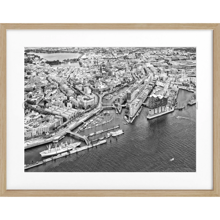 Schwarz-weiß Luftaufnahme eines Hafenstadt mit Schiffen am Wasser, Poster Hamburg Hafen HH15