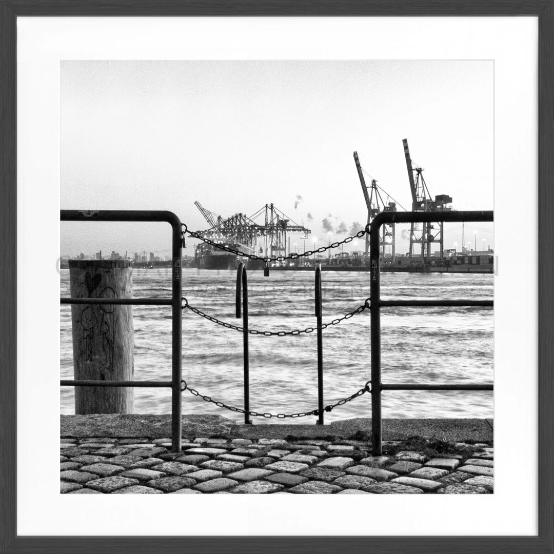 Poster Hamburg Hafen ’Zaun’ HH30 - Schwarz matt 1.5cm