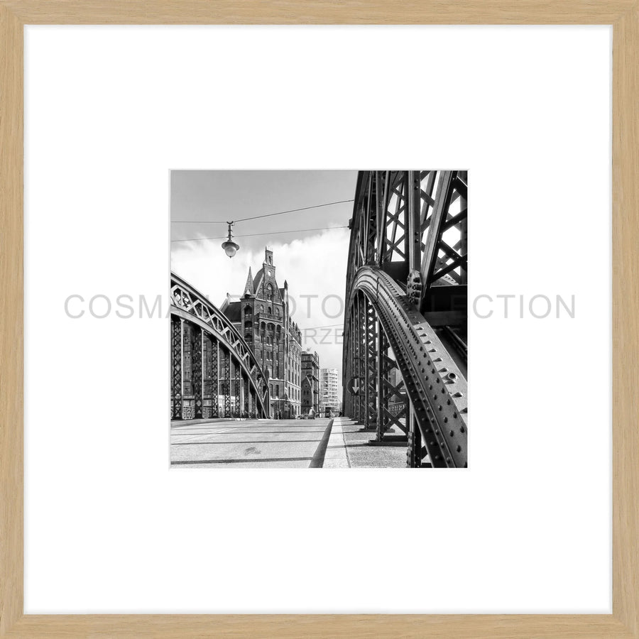 Cosman-Interior Poster Hamburg "Hafencity" HH29 - 43x43cm Objektrahmen Eiche natur