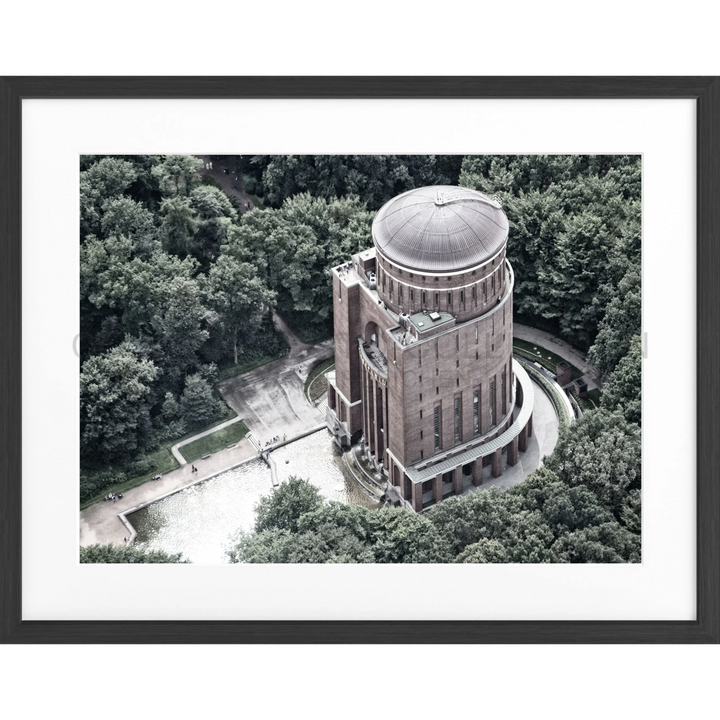 Zylindrischer Betonturm im Art Deco-Stil auf dem Poster Hamburg Planetarium HH14