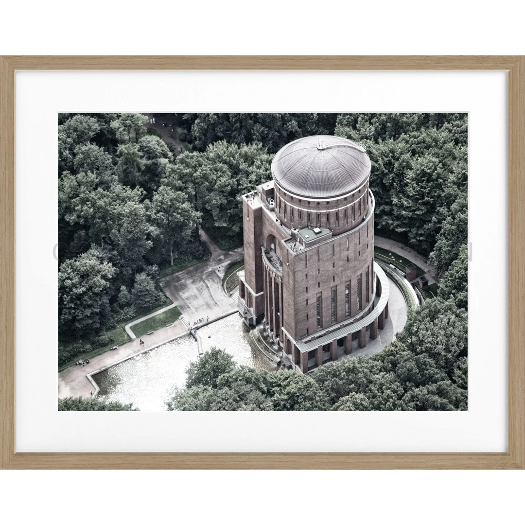 Zylindrischer Betontank mit kuppelartigem Dach in Poster Hamburg Planetarium HH14