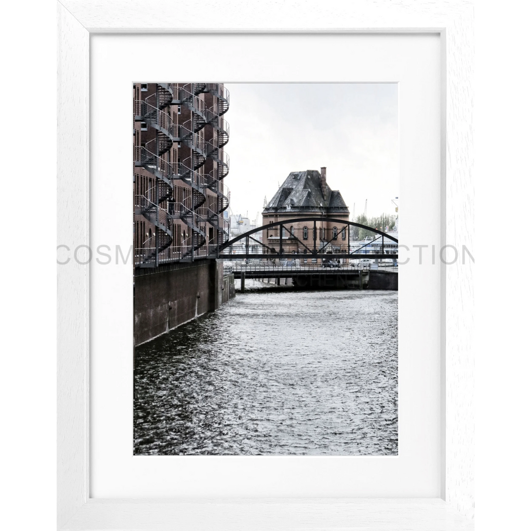 Cosman-Interior Rahmenfarbe: weiss matt / Grösse: S (25cm x 31cm) / Motiv: farbe Poster Hamburg "Speicherstadt" HH46C