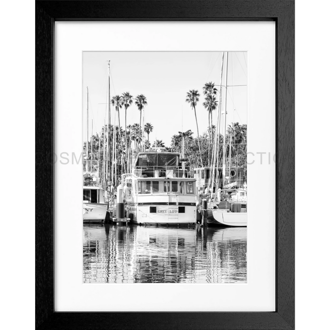 Boot im Hafen mit Palmenreflexion im Wasser für Poster Kalifornien Boat K33