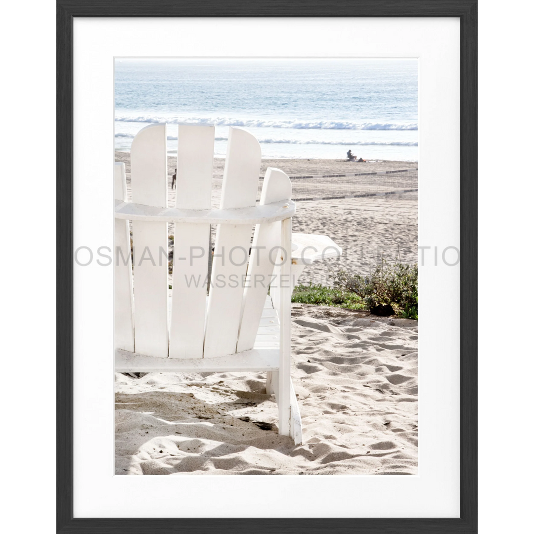 Weißer Adirondack-Stuhl auf Sand für Poster Kalifornien Deckchair K178