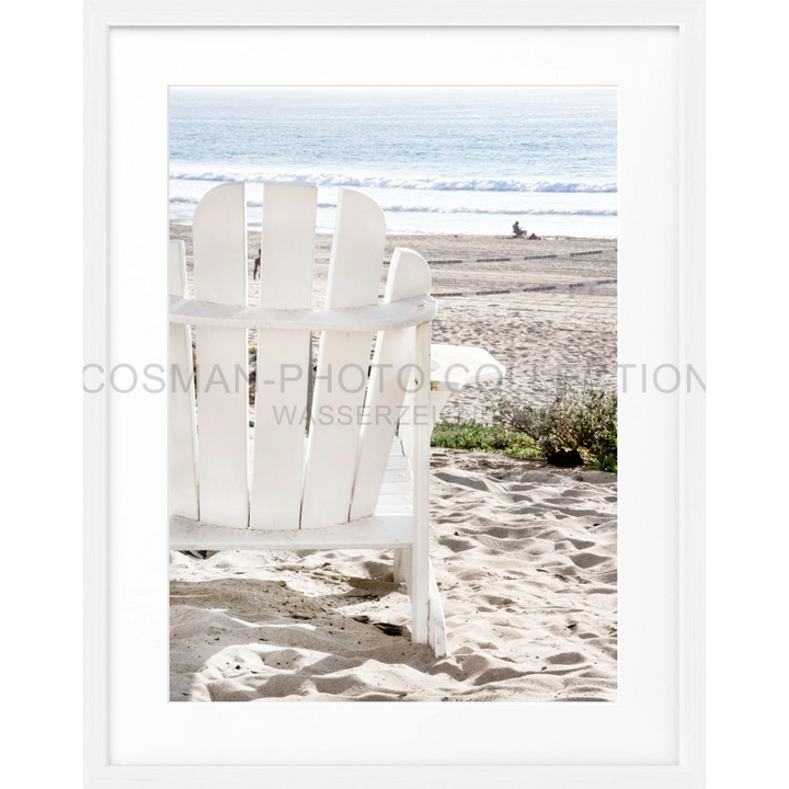 Weißer Adirondack-Stuhl auf Sand für Poster Kalifornien Deckchair K178