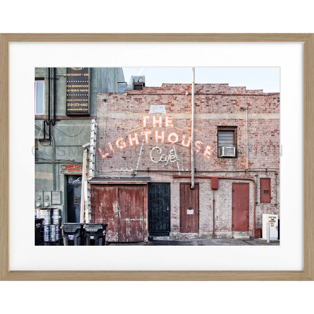 Vintage The Lighthouse Cafe signage on a weathered brick wall poster Kalifornien Hermosa Beach K160