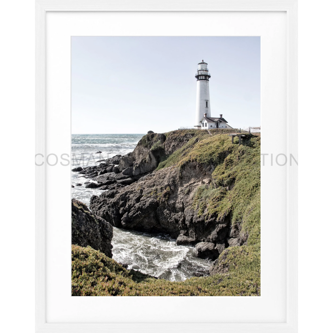 Weißer Leuchtturm auf zerklüfteten Küstenklippen in Poster Kalifornien ’Lighthouse’ L07