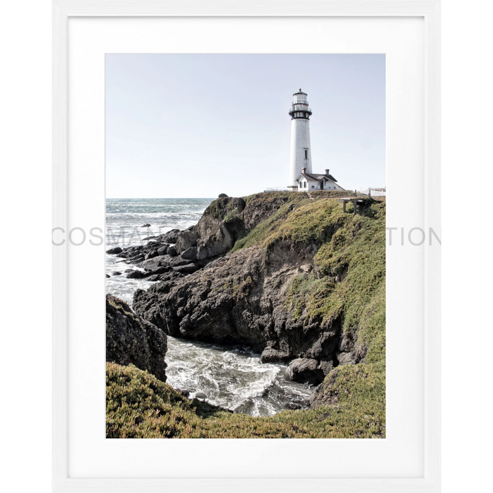 Weißer Leuchtturm auf zerklüfteten Küstenklippen in Poster Kalifornien ’Lighthouse’ L07