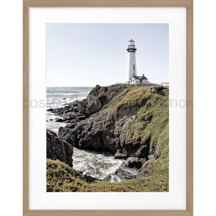 Weißer Leuchtturm auf zerklüfteten Küstenklippen in Poster Kalifornien ’Lighthouse’ L07