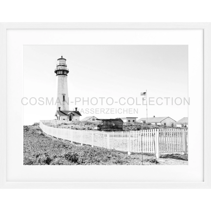 Leuchtturm mit weißem Lattenzaun auf Küstengrund, Poster Kalifornien Lighthouse Pigeon Point L04