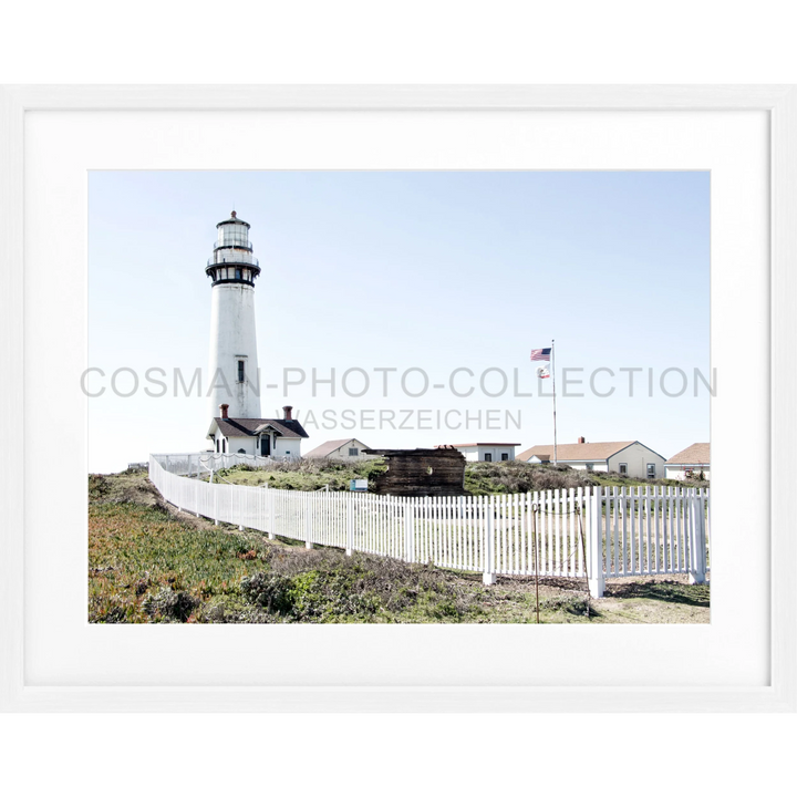 Weißer Leuchtturm mit einem Lattenzaun, Poster Kalifornien Lighthouse Pigeon Point L04