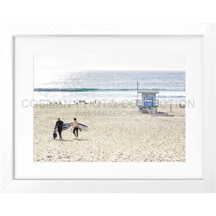 Rahmenfoto von Manhattan Beach mit zwei Personen in der Nähe eines Rettungsturms