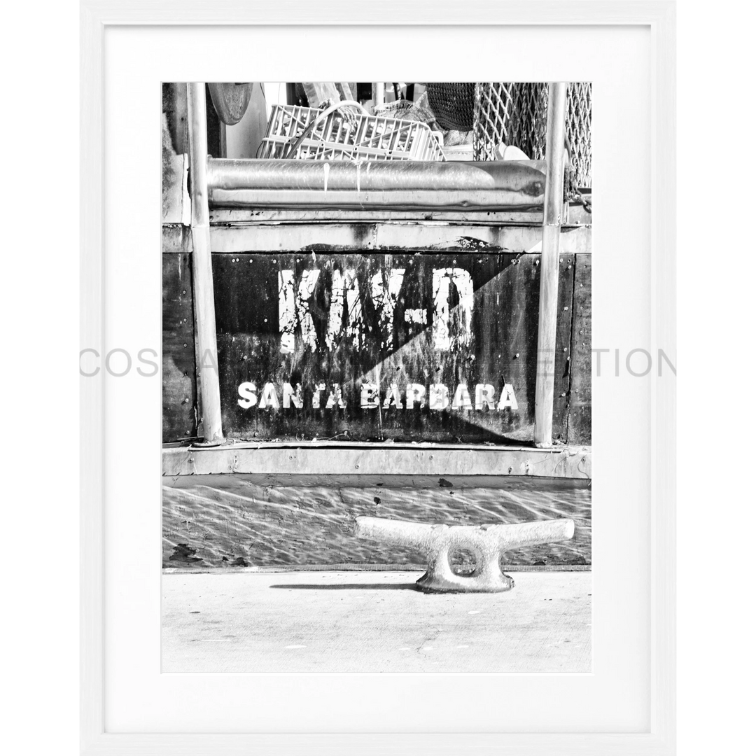 Schwarz-weißer Schild mit KIV-D SANTA BARBARA auf Poster Kalifornien Santa Barbara Boat K50