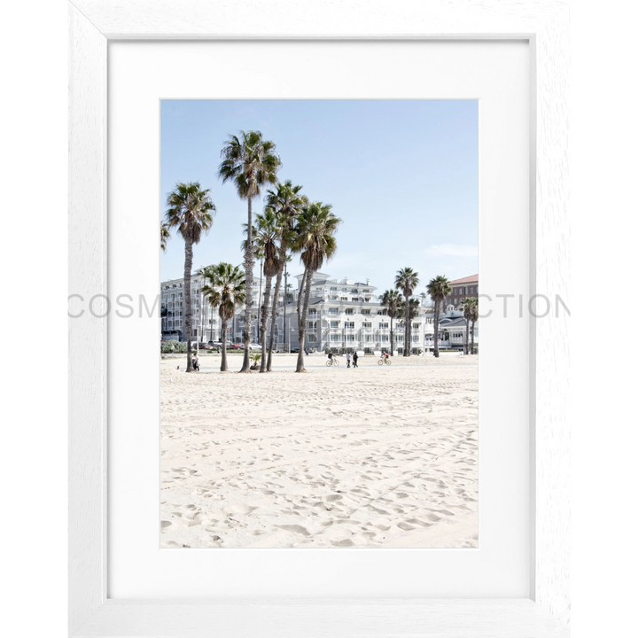 Palm trees am Strand mit Gebäuden in Kalifornien, Poster Kalifornien Santa Monica Beach K111