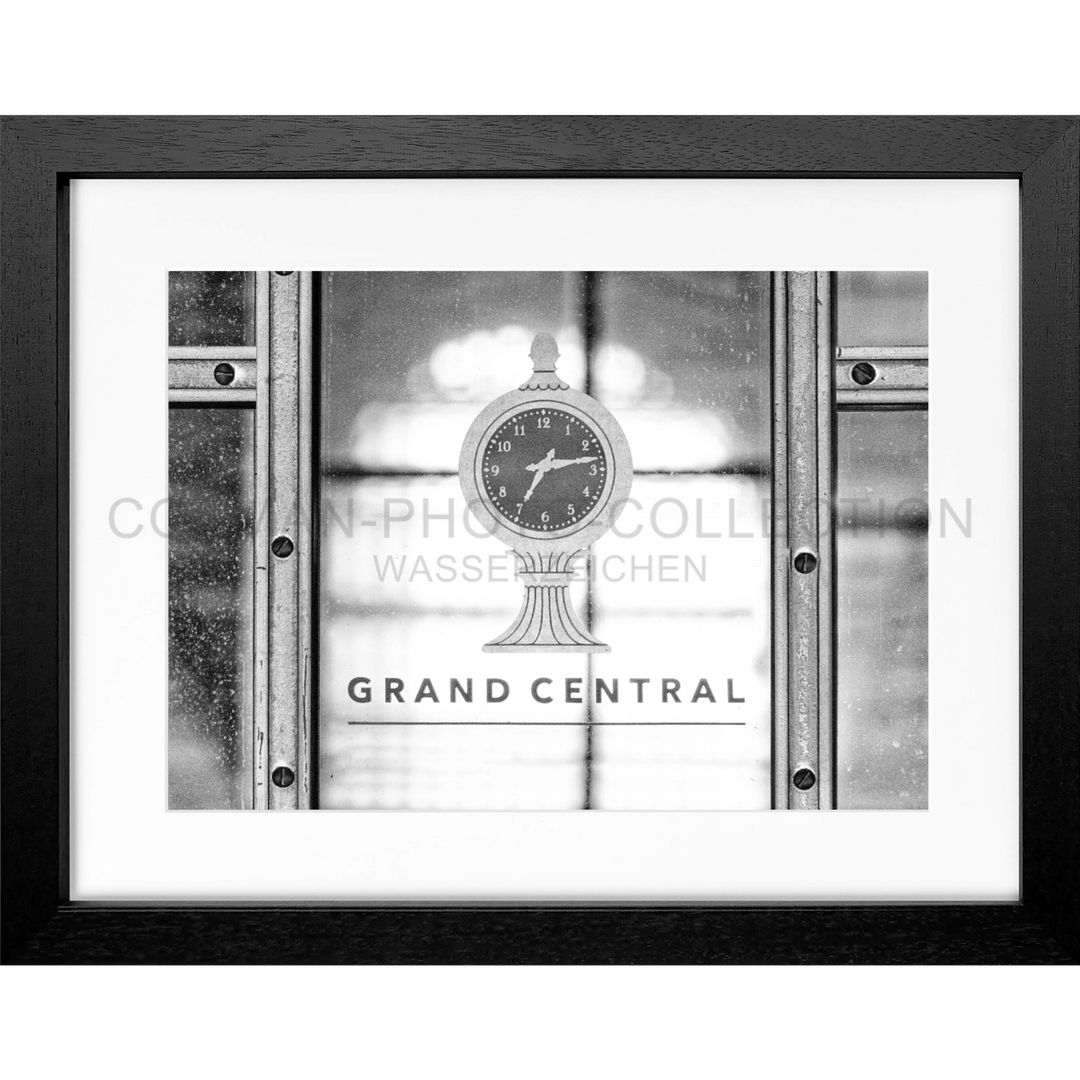 Schwarzweißfoto einer Grand Central Terminal Uhr im Rahmen für Poster New York NY88