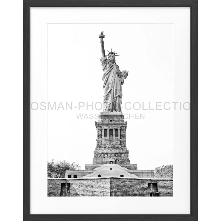 Statue of Liberty auf ihrem Sockel, abgebildet auf Poster New York Lady Liberty NY109