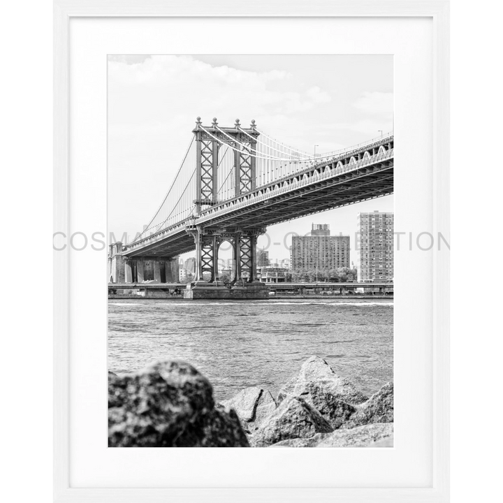 Schwarz-Weiß Poster des Manhattan Bridge über dem East River in New York