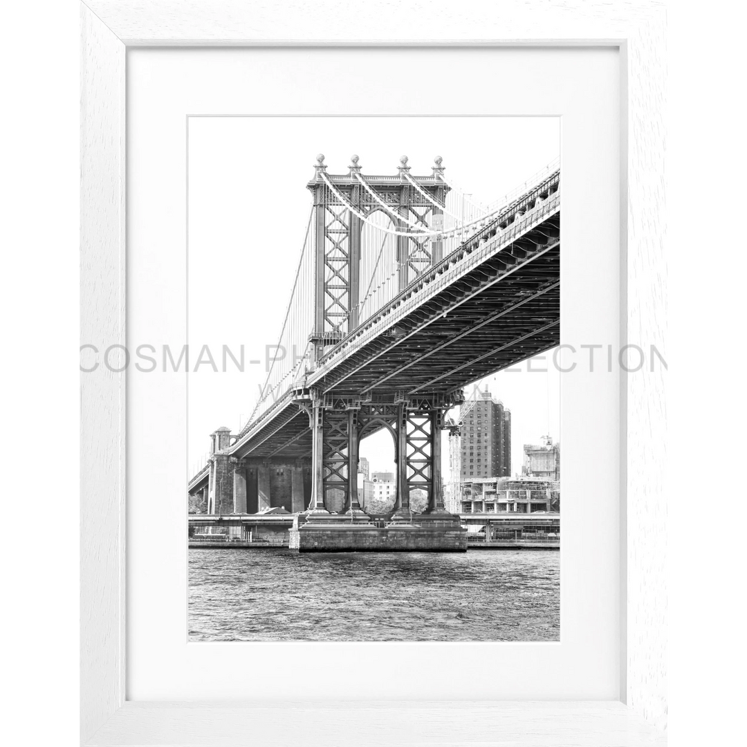 Schwarzweiß-Plakat des Manhattan Bridge über dem East River für Poster New York NY44