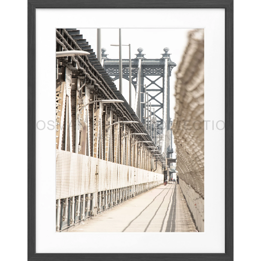 Brücke mit Stahlstützen und Geländern im Poster Manhattan Bridge NY84