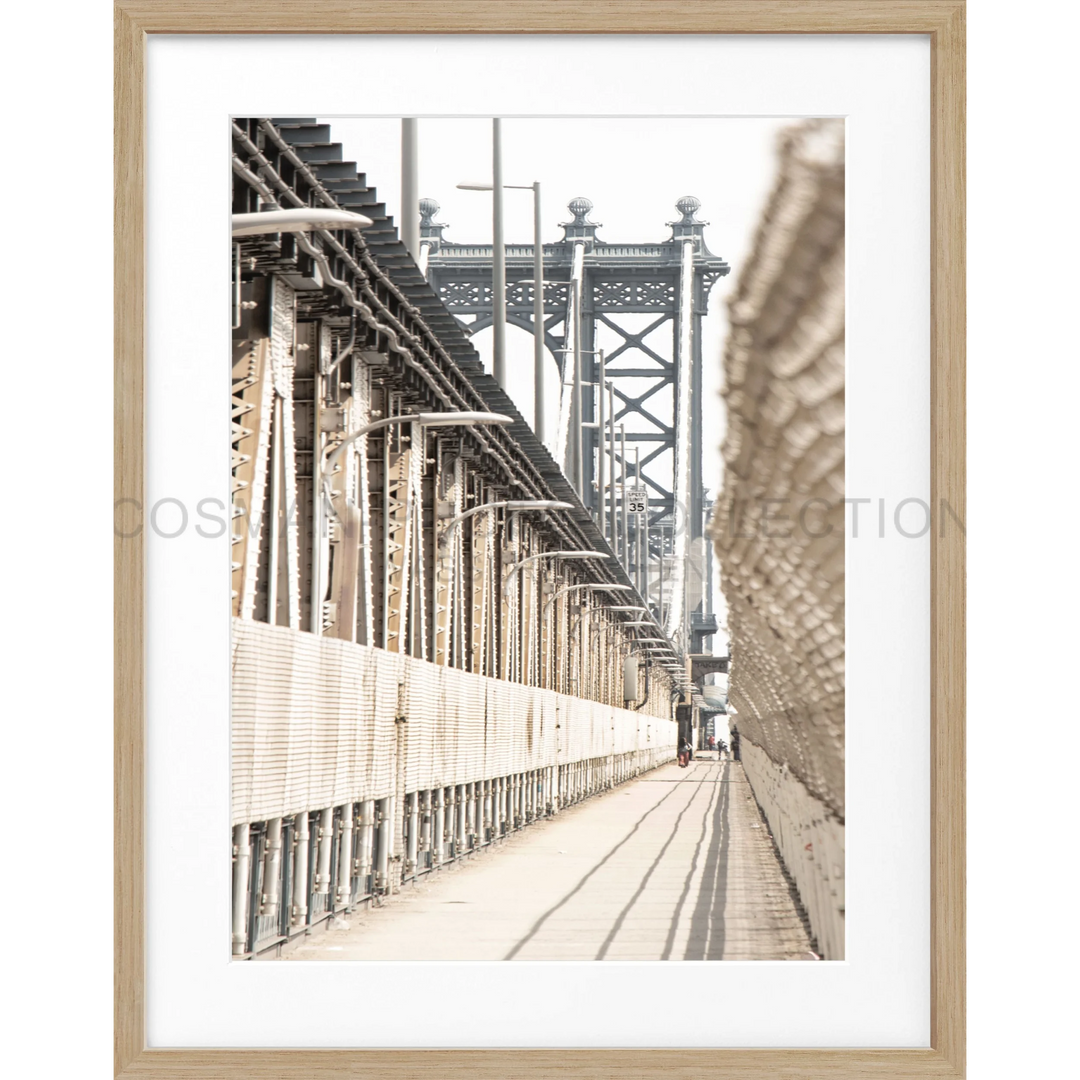 Brücke mit Gehweg und industriellen Stahlträgern in Poster New York Manhattan Bridge NY84