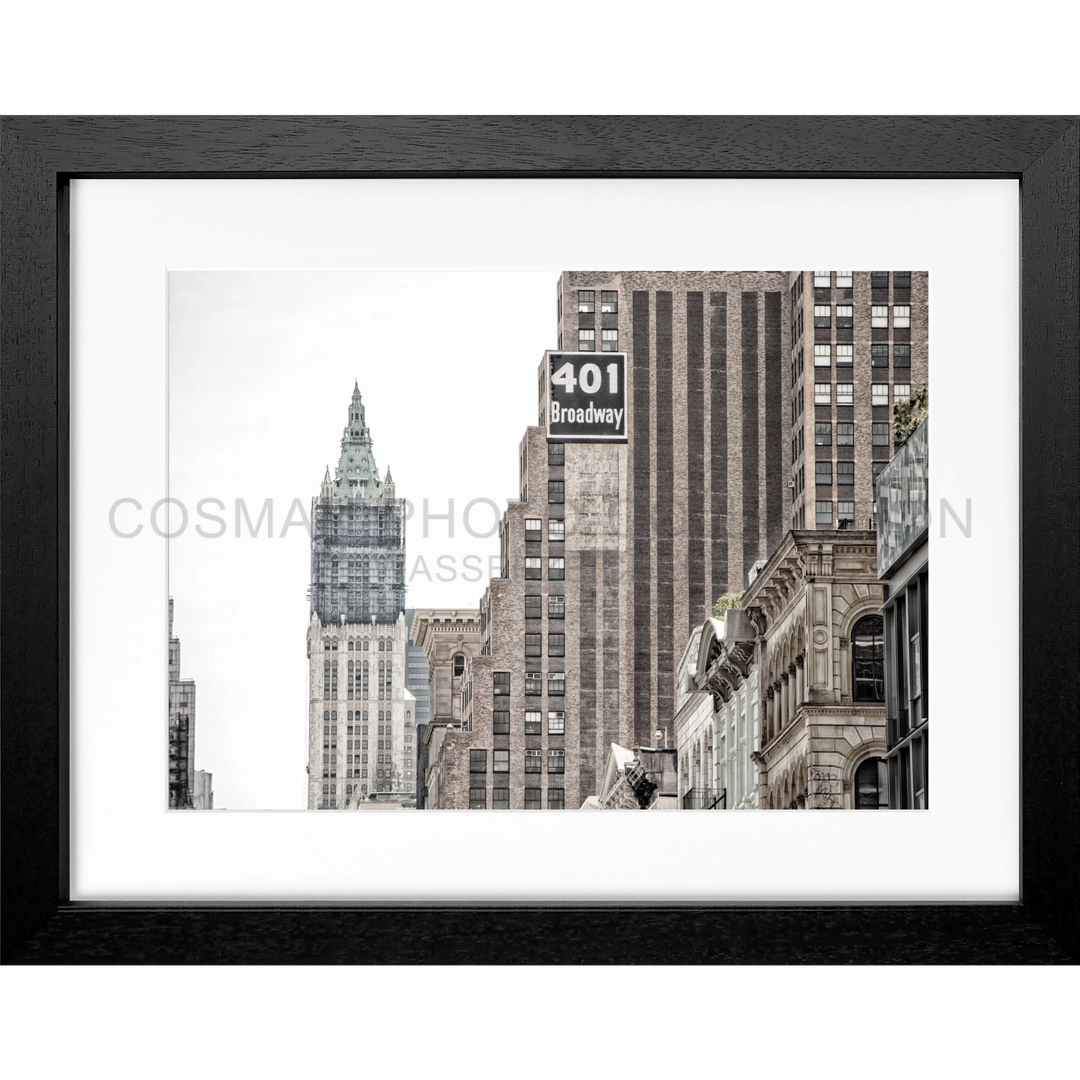 Rahmenfoto in Schwarzweiß von New York City mit dem Woolworth Building