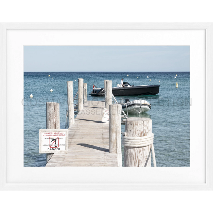 Holzsteg am blauen Wasser mit Booten, Poster Steg Le Club 55 Saint Tropez ST39