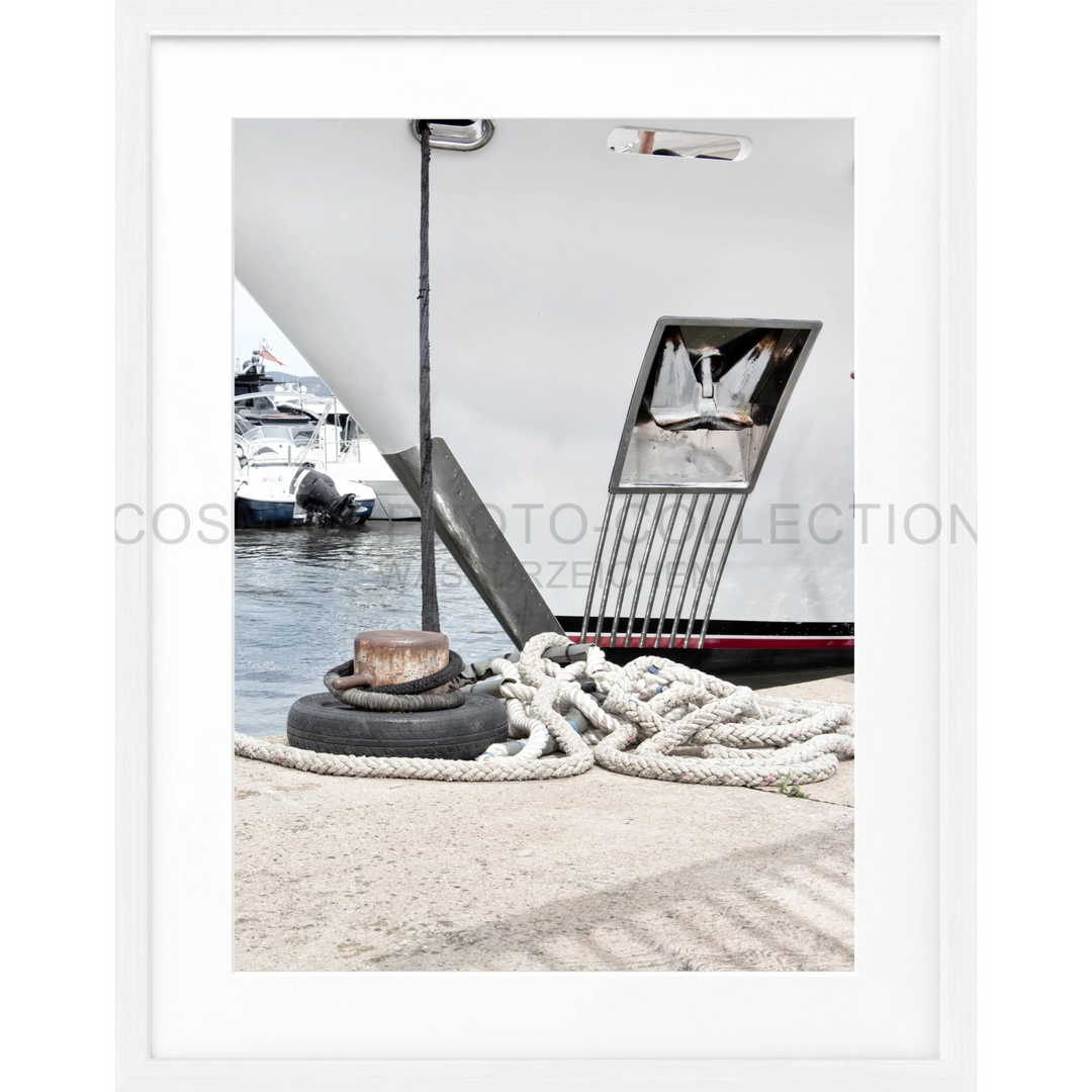 Nautische Leine neben einem Bootsring an einem Dock auf dem Poster Yacht Saint Tropez ST34